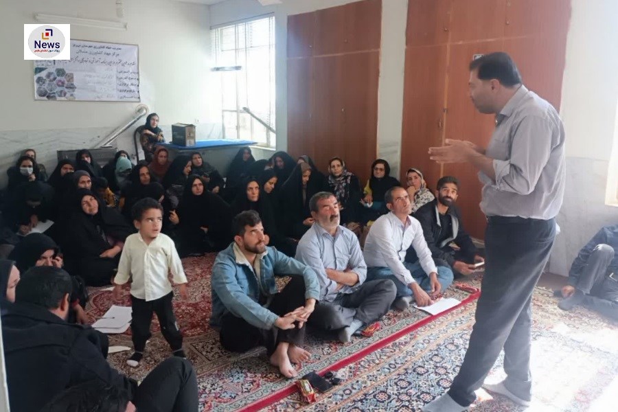 برگزاری کلاس آموزشی پرورش مرغ بومی در نی‌ریز