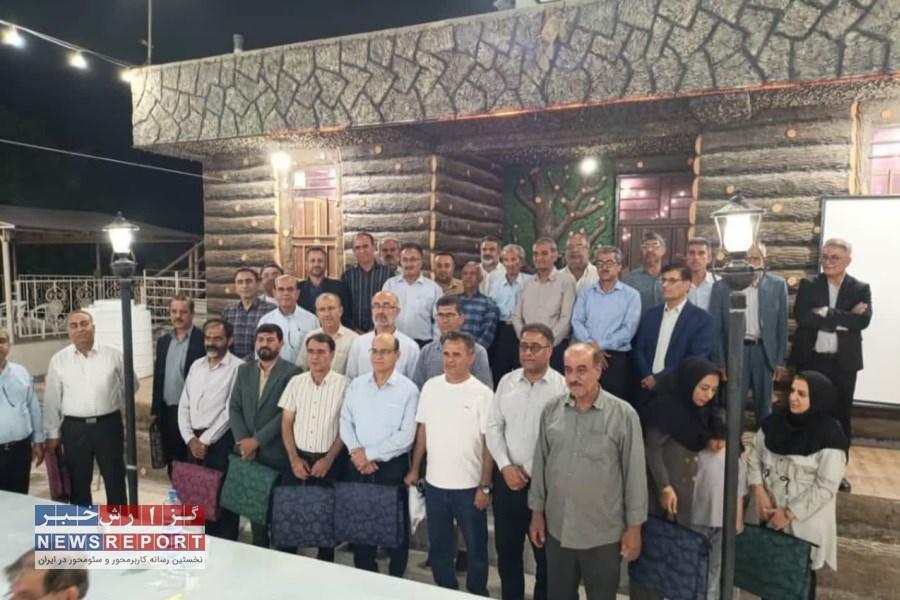 مکتب‌خانه دهه ۳۰ ترمان زنده شد / آیین تجلیل از معلمانی که تاریخ ساختند