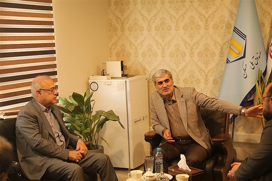 دیدار استاندار هرمزگان به همراه مدیر کل راه و شهر سازی استان با رییس هیات عامل صندوق ملی مسکن