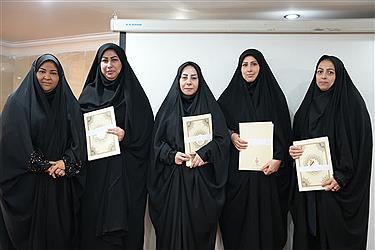 تصویر سفره امام رضا(ع) در پایتخت؛ گردهمایی خادمان آبشار عاطفه‌ها برای رفع محرومیت